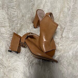 Vince Camuto  Sandals Size 6 Good Conditions Some wear